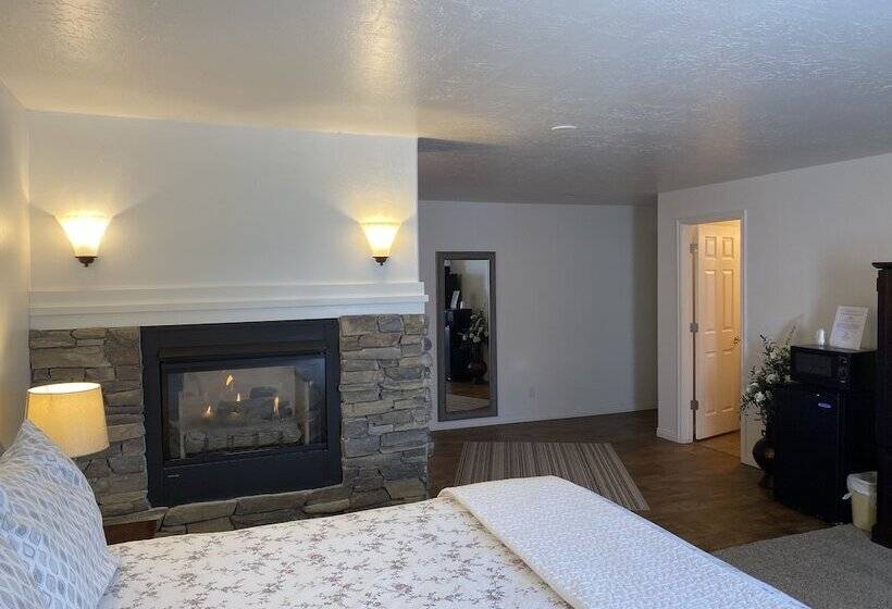 فندق Stone Hollow