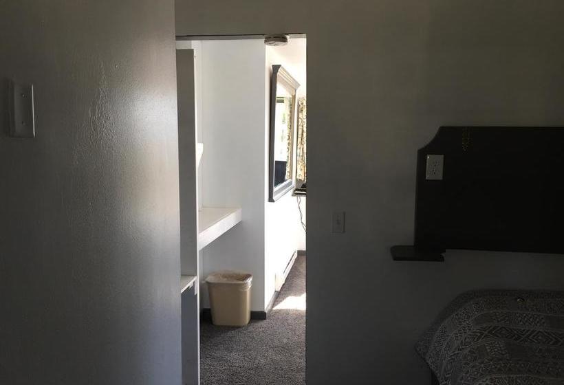 酒店 Summer Breeze Resort