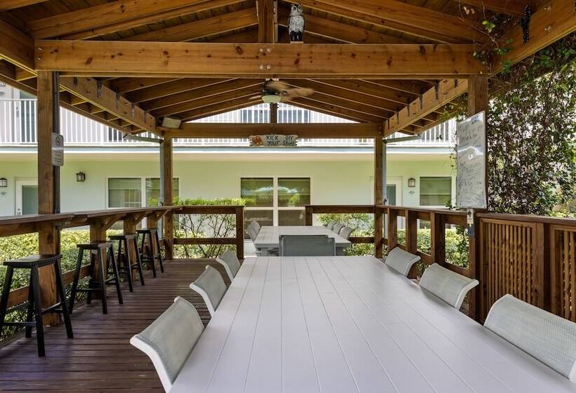 فندق Sun Dek Beach House