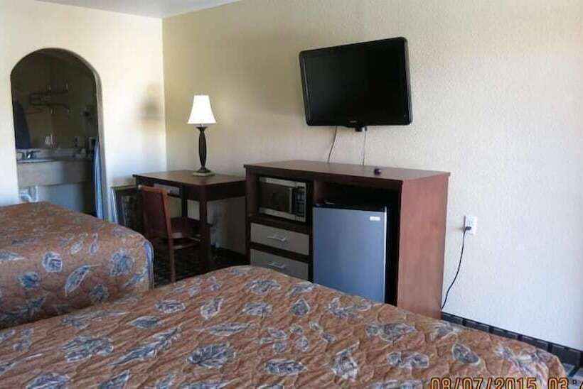 酒店 Taylor Village Inn And Suites