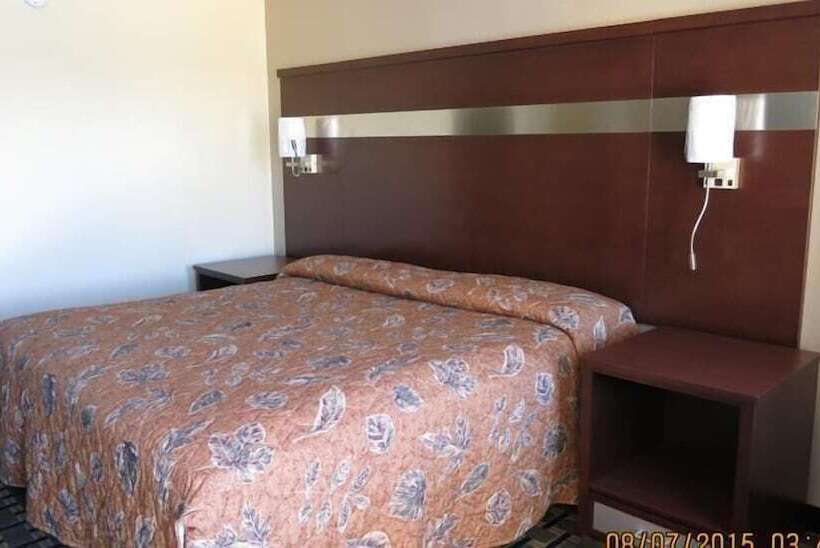 酒店 Taylor Village Inn And Suites