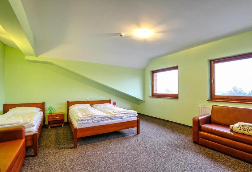 בית מלון כפרי Tennis