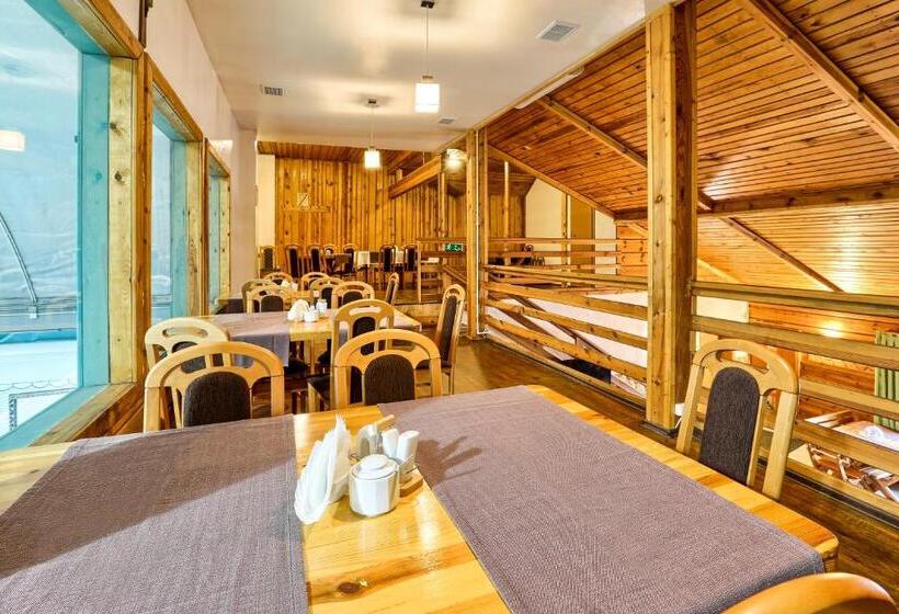 בית מלון כפרי Tennis