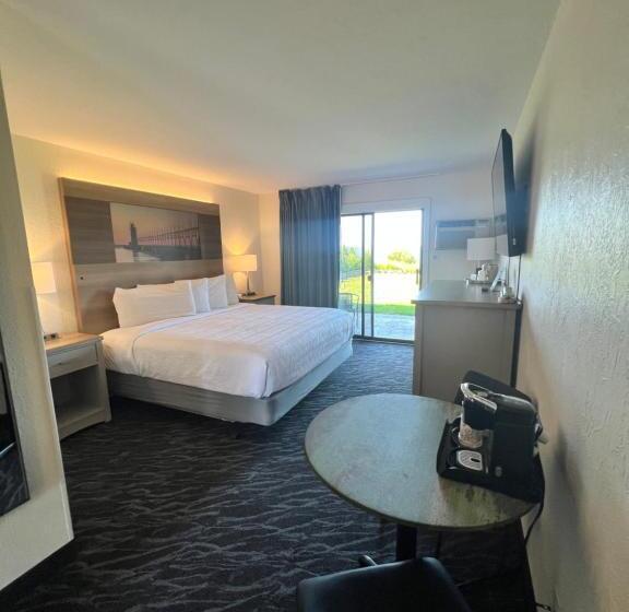 هتل The Beach Haus Resort