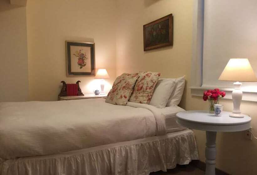 호텔 The Beach Rose Inn