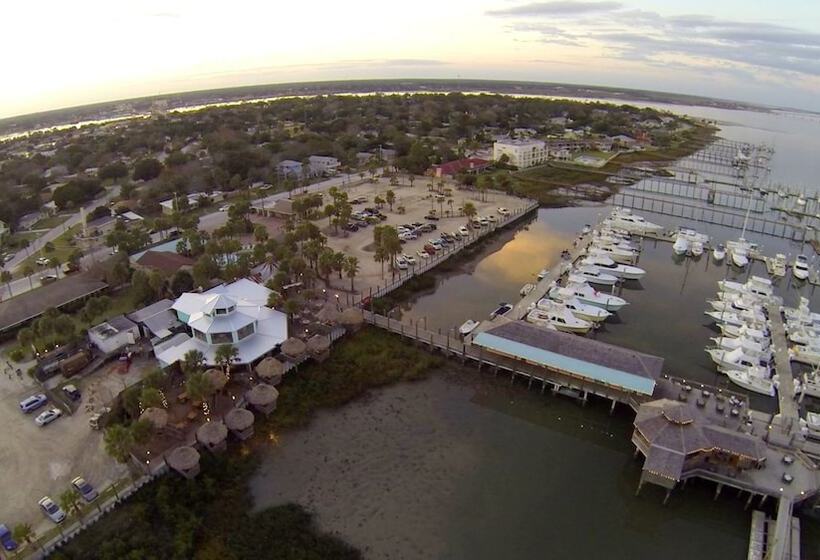 فندق The Conch House Marina Resort