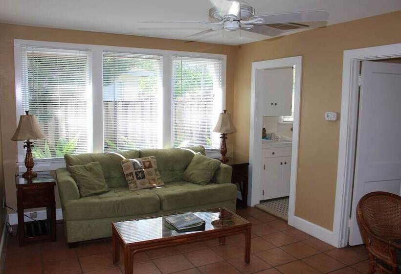 فندق The Conch House Marina Resort