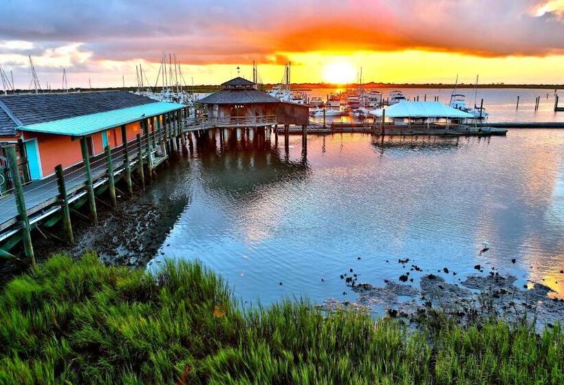 فندق The Conch House Marina Resort