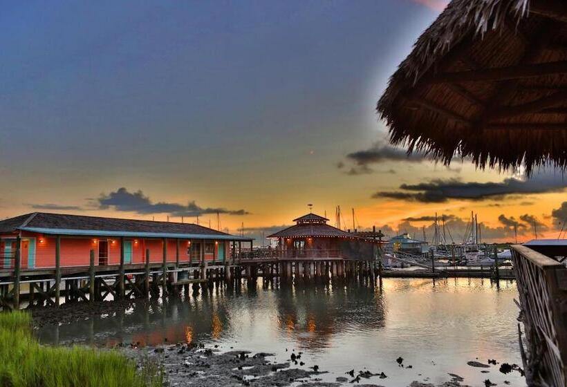 فندق The Conch House Marina Resort