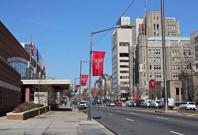 Отель The Dwight D