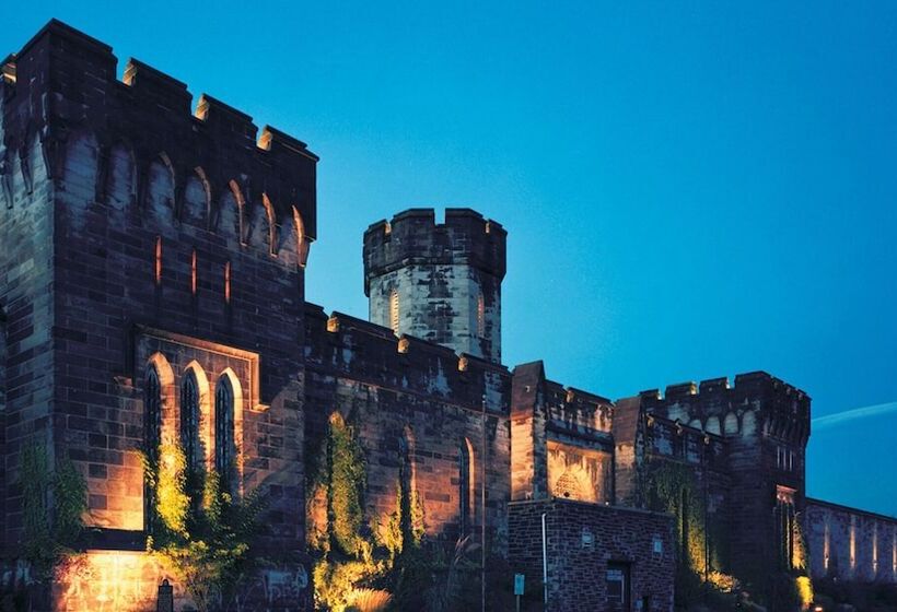 Отель The Dwight D