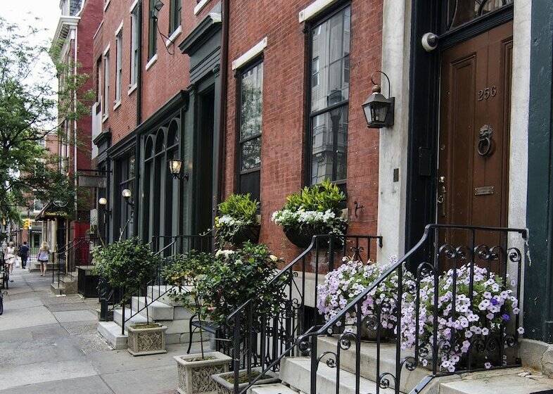 Отель The Dwight D