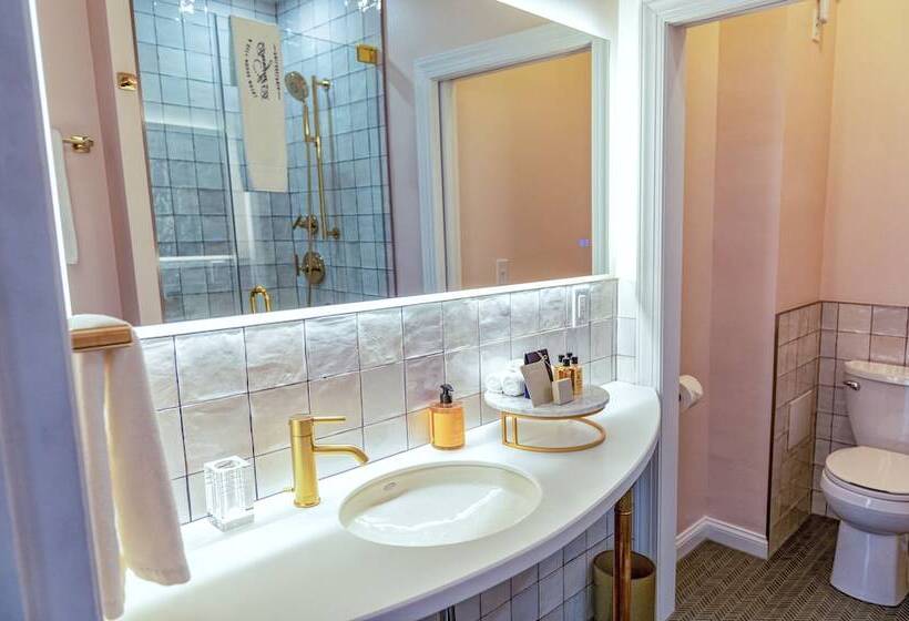 Отель The Dwight D