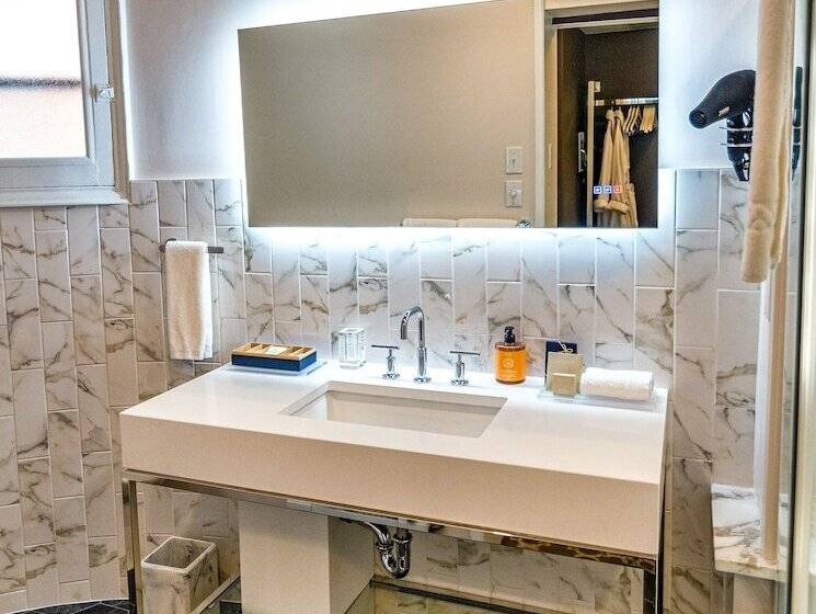 Отель The Dwight D