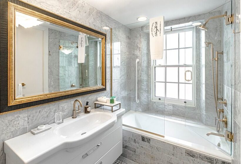 Отель The Dwight D