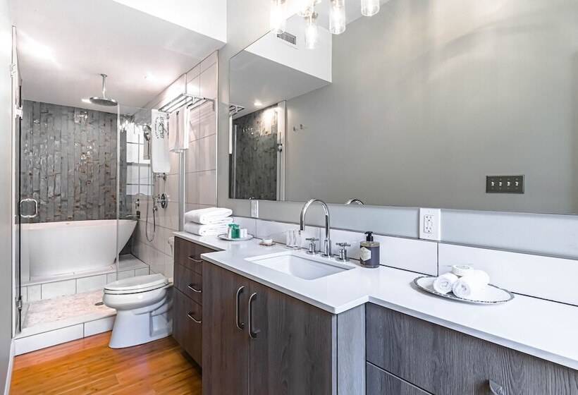 Отель The Dwight D