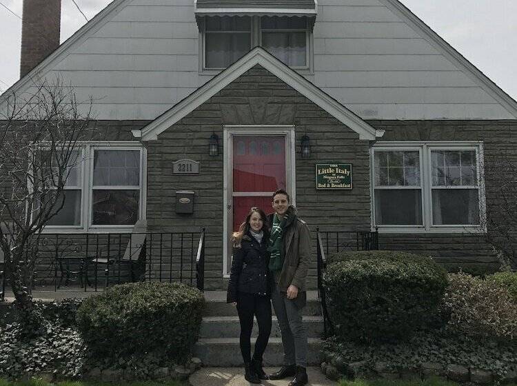 酒店 The Little Italy Of Niagara Falls Bed & Breakfast