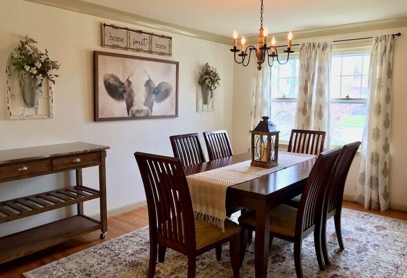 هتل The Little Italy Of Niagara Falls Bed & Breakfast