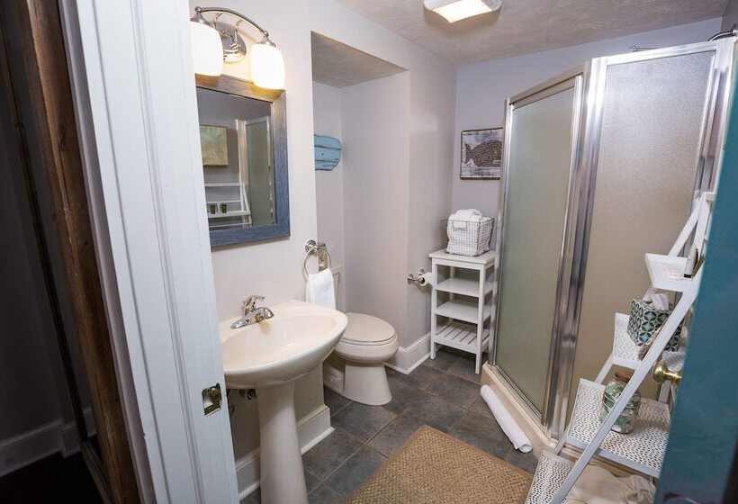 酒店 The Nest On Saratoga Lake