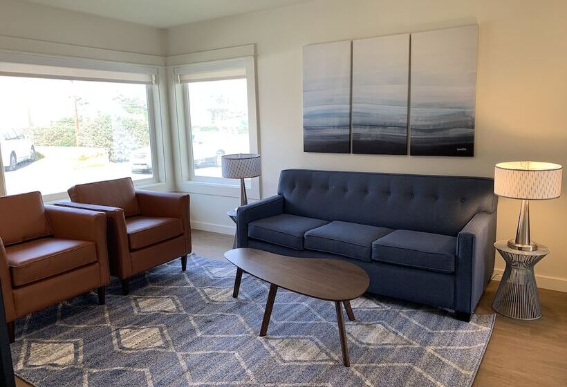 هتل The Ocean Front At Seaside