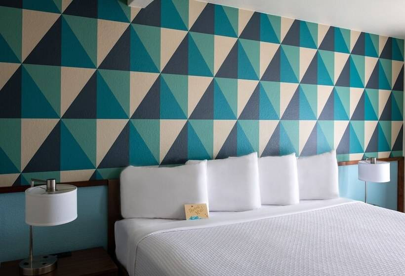 هتل The Ocean Front At Seaside