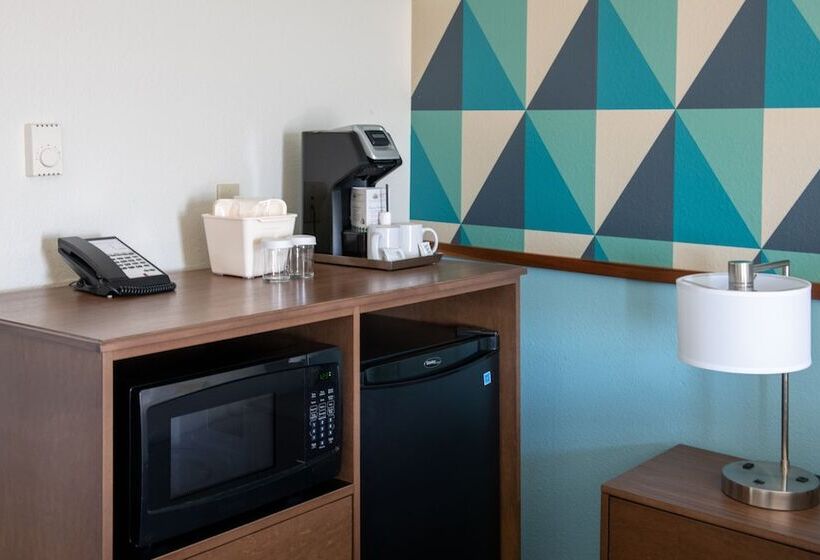 هتل The Ocean Front At Seaside