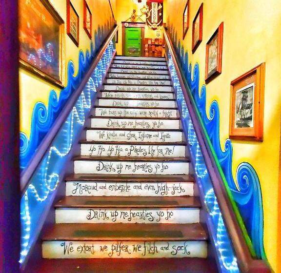 فندق The Pirate Haus Inn