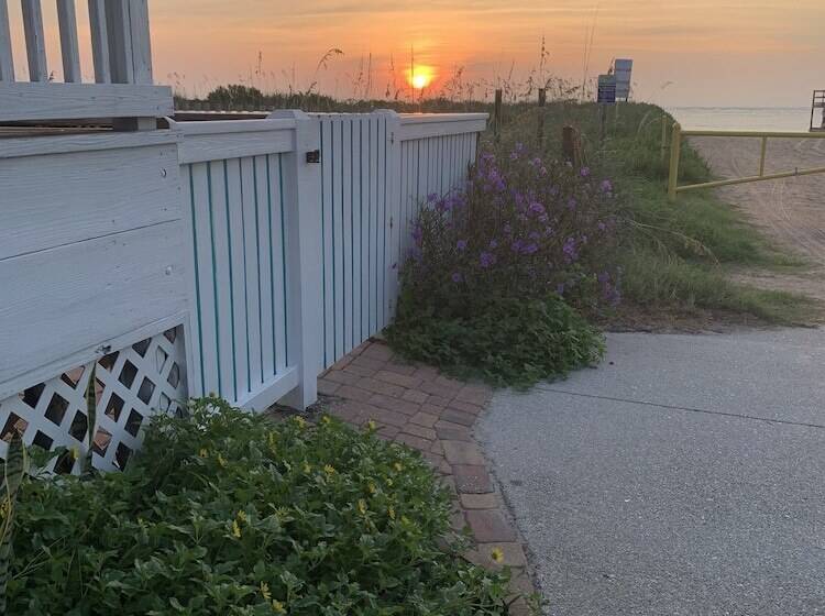 فندق The Saint Augustine Beach House