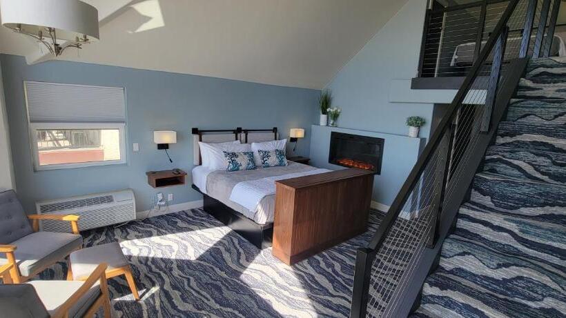 هتل The Seaside Oceanfront Inn