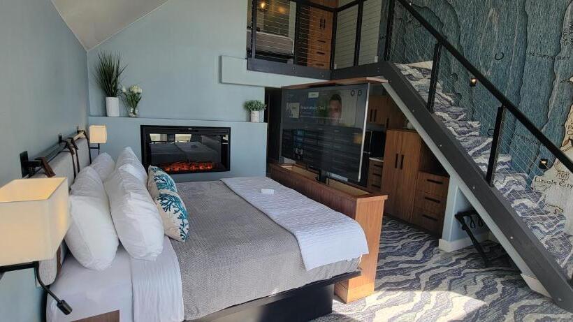 هتل The Seaside Oceanfront Inn