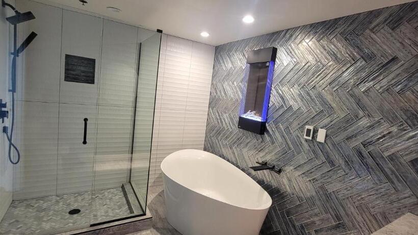 هتل The Seaside Oceanfront Inn