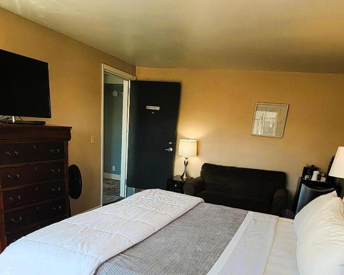 هتل The Seaside Oceanfront Inn