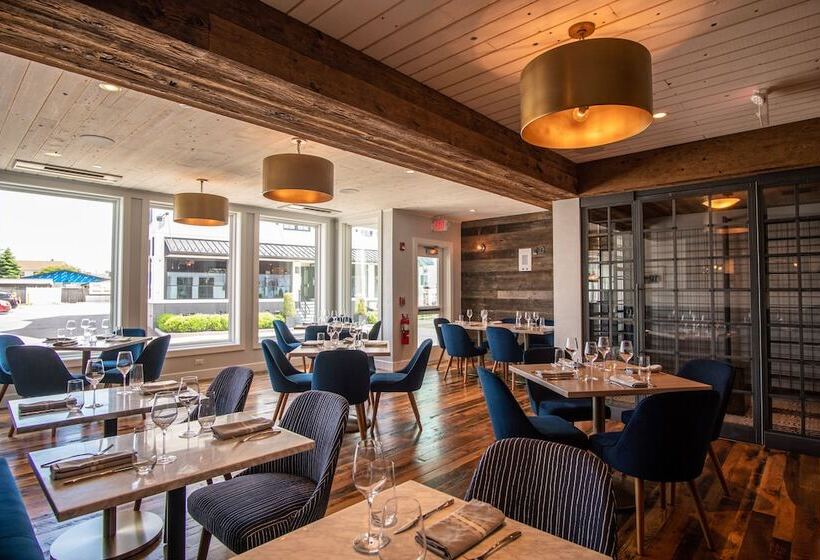 هتل The Whaler's Inn