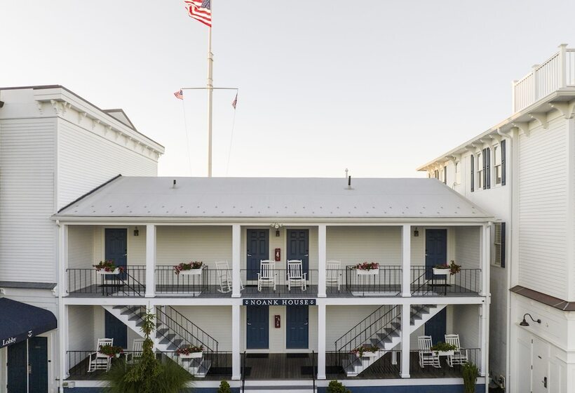 هتل The Whaler's Inn