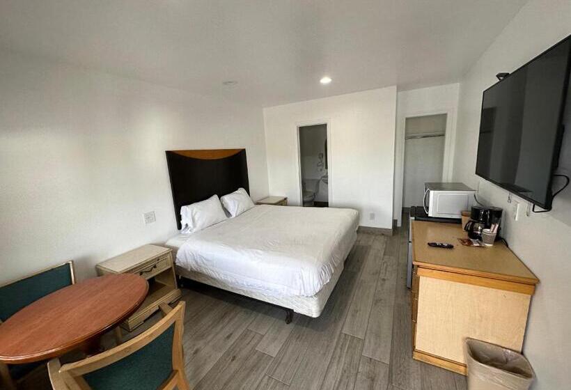 בית מלון כפרי Town And Country Inn