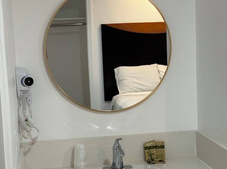 בית מלון כפרי Town And Country Inn