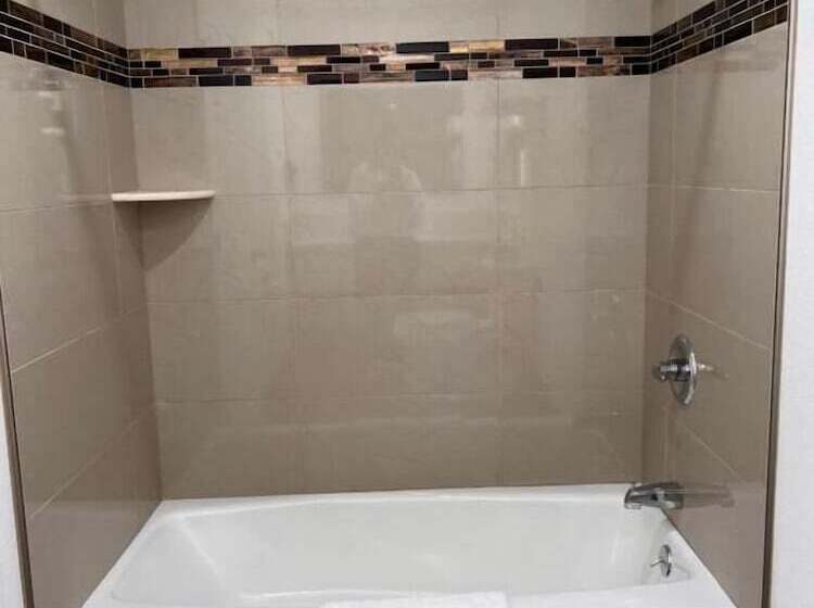 בית מלון כפרי Town And Country Inn