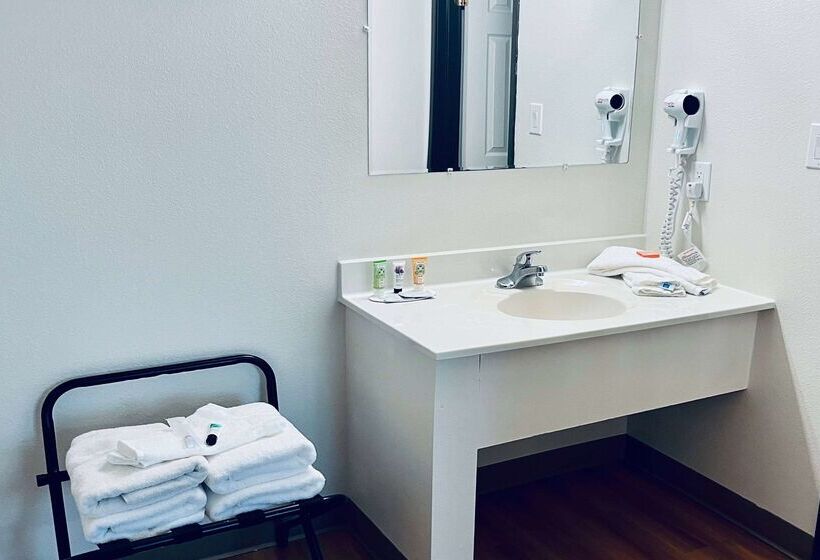 فندق Travelodge By Wyndham Wall