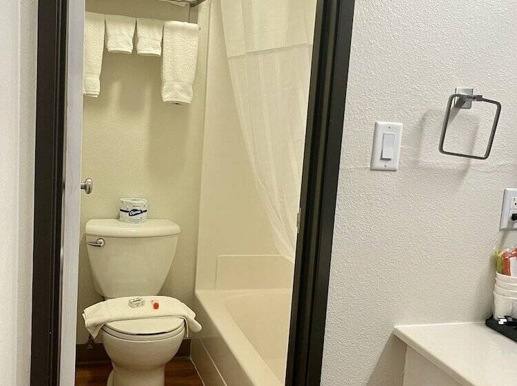 فندق Travelodge By Wyndham Wall