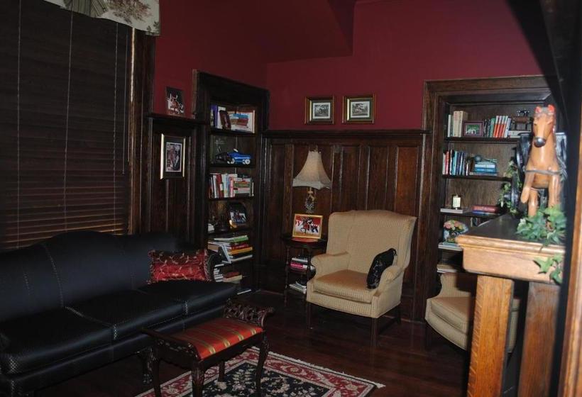 בית מלון כפרי Trinkle Mansion Bed & Breakfast