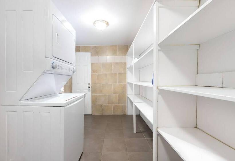 فندق Wanderlust Inn