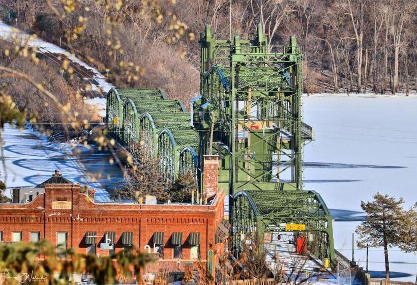 فندق Water Street Inn