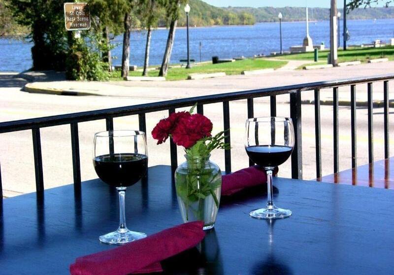 فندق Water Street Inn