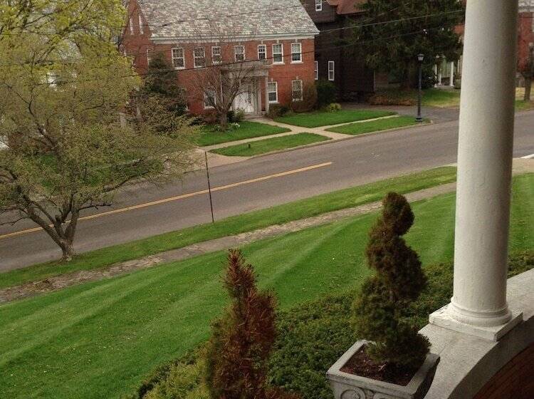 בית מלון כפרי Wc Lipe Mansion