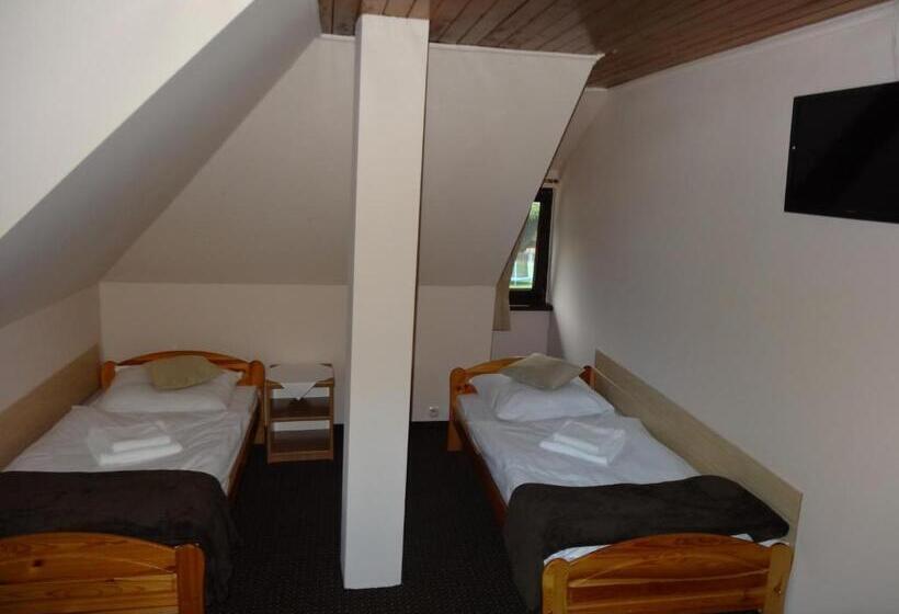 호텔 Zajazd Pod Niedźwiedziem