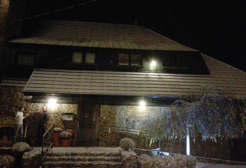 호텔 Zajazd Pod Niedźwiedziem