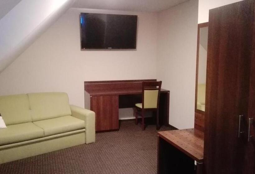 호텔 Zajazd Pod Niedźwiedziem