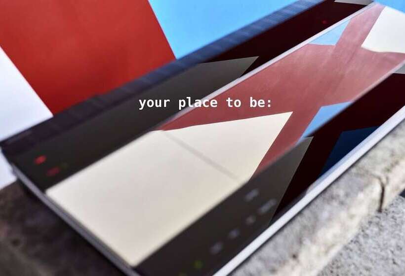 No Shoes Hotel And Green Bar