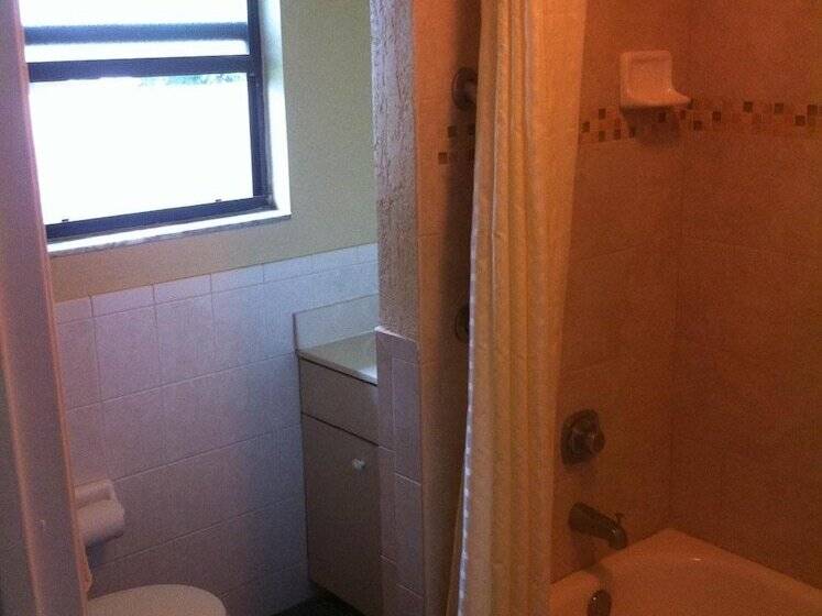 Orange City Motel   Orange City