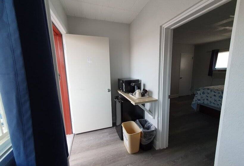 The Coral Sands Motel